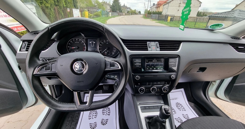 Skoda Octavia cena 31900 przebieg: 275000, rok produkcji 2015 z Zator małe 562